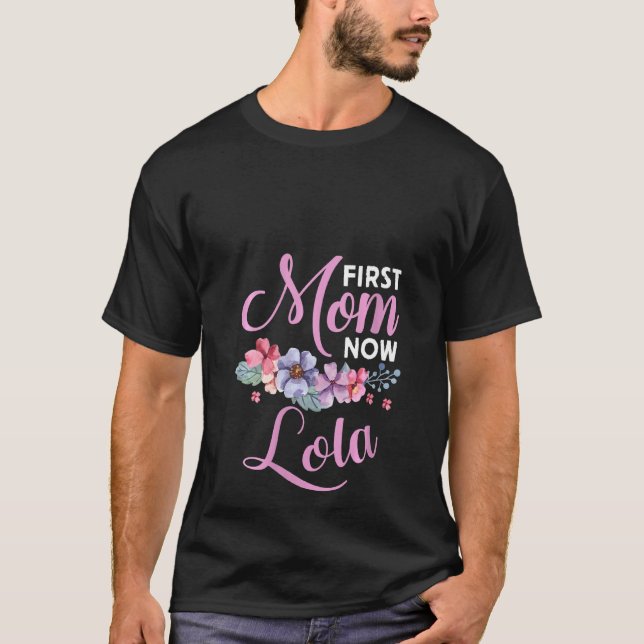 Camiseta Mulheres Primeiro Mãe Agora Lola Avó Bençês Promov (Frente)