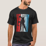 Camiseta Mulheres Retro Girl 18th Ice Hockey Birthday Plays<br><div class="desc">Mulheres Retro Rapariga 18º Aniversário De Hóquei No Gelo Joga Um Jogo Bonito.</div>