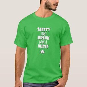 Camiseta Mulheres Ruas, Enfermeira Sarcástica Verde Dia dos