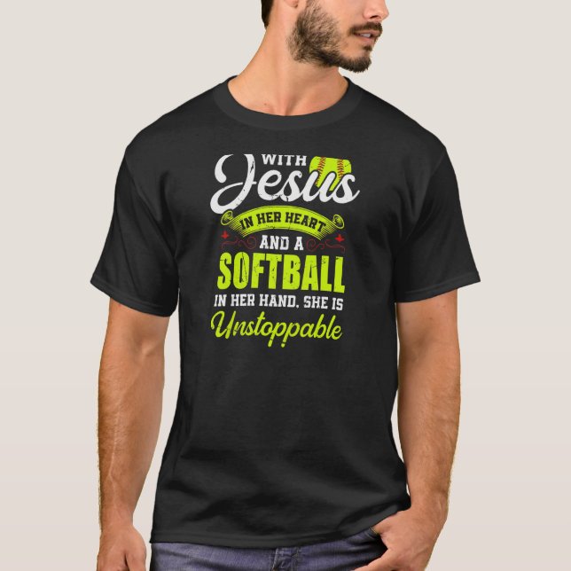 Camiseta Mulheres Softball Com Jesus E Softball Ela É U (Frente)