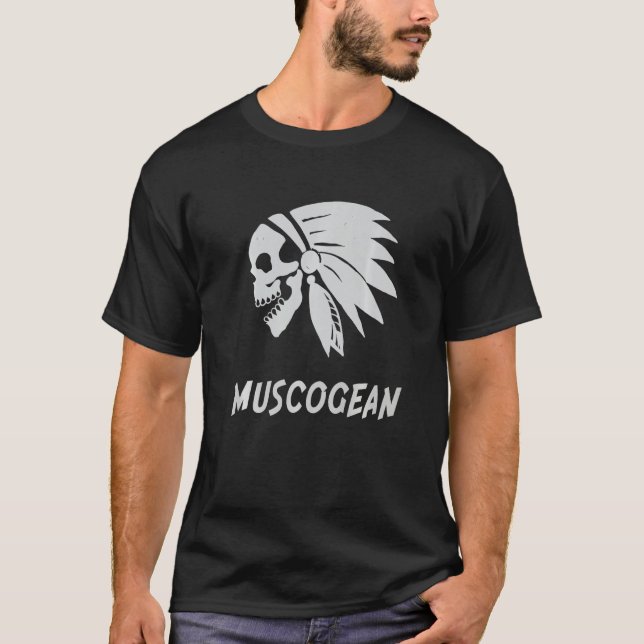 Camiseta Muscogean Nativo Americano IndioNascido Liberdade  (Frente)