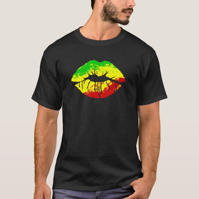 Camiseta Música Reggae Jamaica Beijando Lábios Bandeira Ras (Frente)