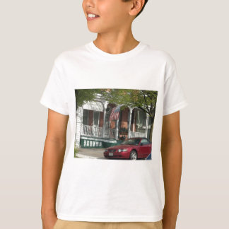 Camiseta Mustang e bandeira americana em Hampden