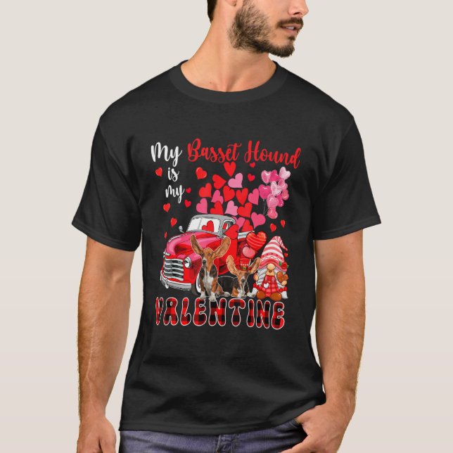 Camiseta My Basset Hound Is My Valentine Two Dogs With Gnom (Frente)