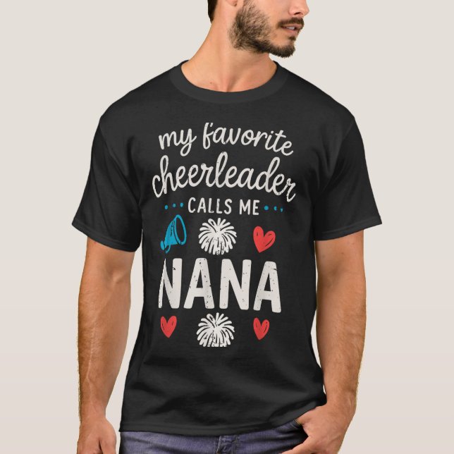 Camiseta My Favorite Cheerleader Calls Me Nana Grandma Chee (Frente)