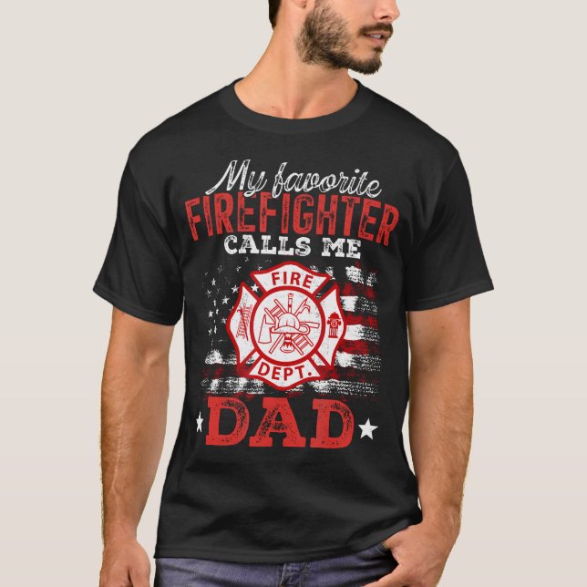 Camiseta My Favorite Firefighter Calls Me Dad Usa Flag Fath (Frente)