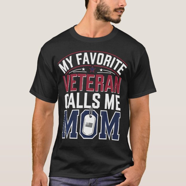 Camiseta My Favorite Veteran Calls Me Mom Military Daughter (Frente)