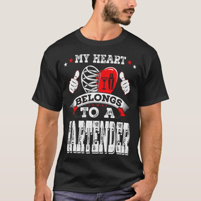 Camiseta My Heart Belongs To A Bartender Valentine Day  (Frente)