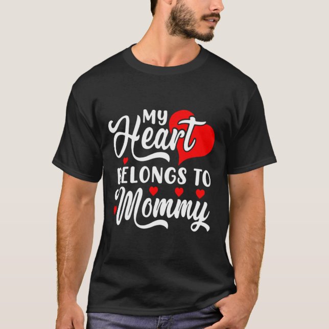 Camiseta My Heart Belongs To Mommy Valentines Day _1  (Frente)