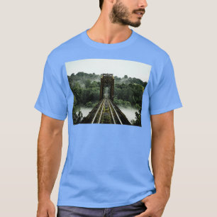 Camiseta Na estrada de ferro nebulosa