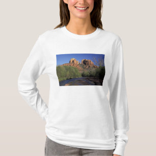 Camiseta NA, EUA, Arizona, Sedona. Cathedral Rock e Carvalh