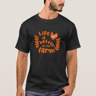 Camiseta Na Fazenda De Condução Do Trator Agrícola Fazenda