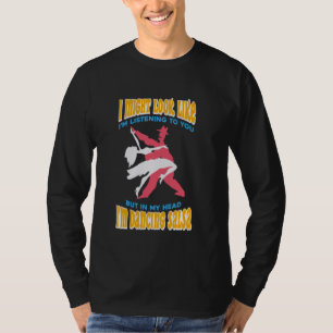 Camiseta Na minha cabeça estou dançando Salsa