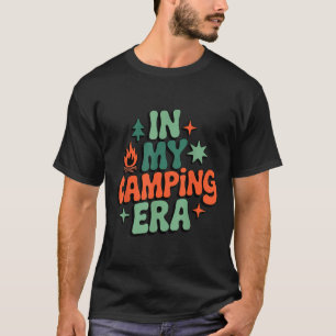 Camiseta Na Minha Era de Camping Floresta Retro Fogueira Ao