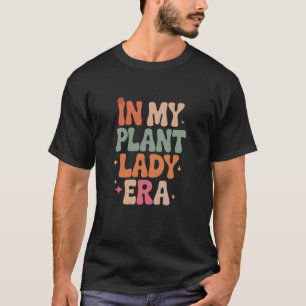 Camiseta Na Minha Era de Senhora das Plantas Placa Botânica