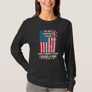 Camiseta Na Minha Hora Mais Sombria Quando Precisei De Uma