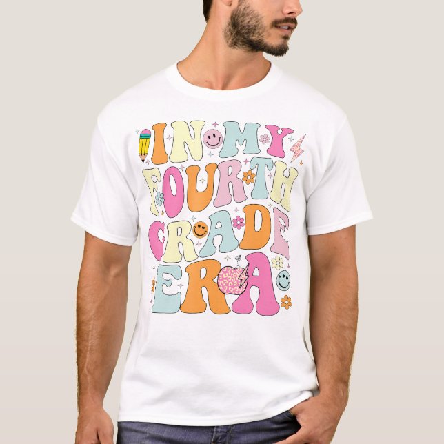 Camiseta Na minha quarta série, Era 4° ano, Professora De V (Frente)