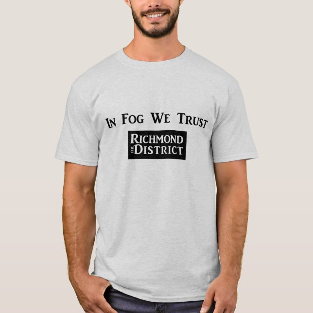 Camiseta Na névoa nós confiamos - o T dos homens (Frente)