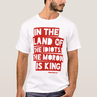 Camiseta Na Terra dos Idiotas