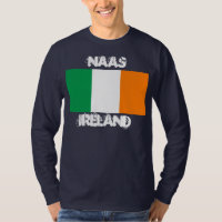 Naas, Irlanda com bandeira irlandesa
