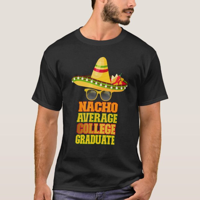 Camiseta Nacho Média de Formando Universitário (Frente)