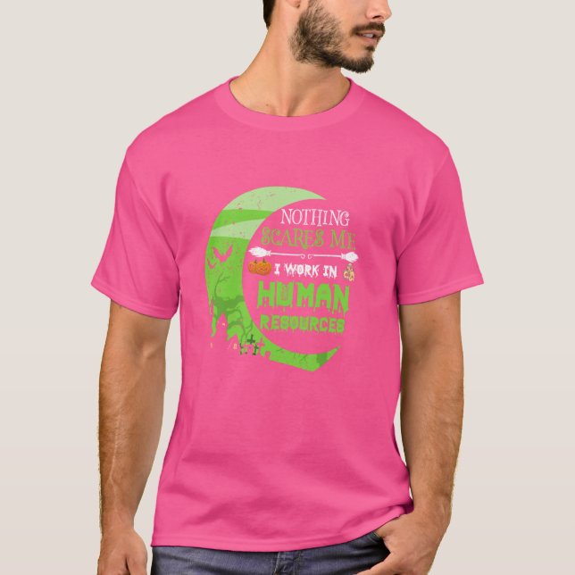Camiseta Nada me assusta com os recursos humanos - Gerente  (Frente)