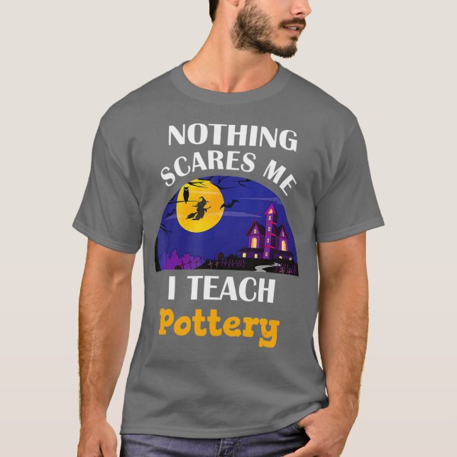 Camiseta Nada Me Assusta Ensinar Potência (Frente)