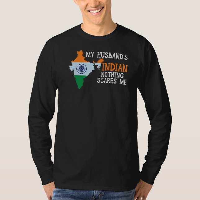 Camiseta Nada Me Assusta Meu Marido É A Esposa Indiana Da Í (Frente)