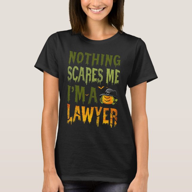 Camiseta Nada me assusta, sou advogado, Figurino de Hallowe (Frente)