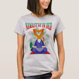 Camiseta Namast'ay in Bed Funny Yoga T-Shirt | Horário de V