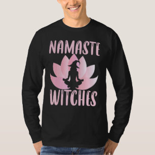 Camiseta Namaste Bruxa Descalça Chapéu de Halloween Mandala