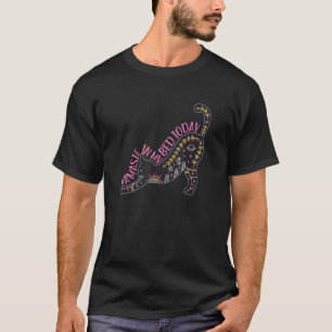 Camiseta Namaste na minha cama hoje alongamento pose de yog