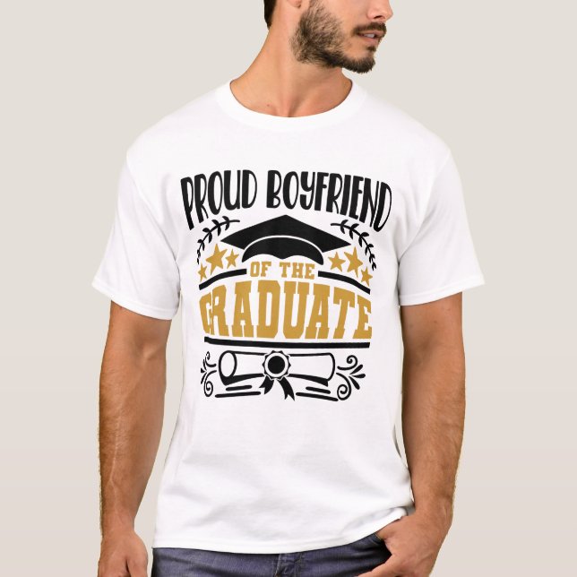 Camiseta Namorado Orgulhoso Do Formando (Frente)