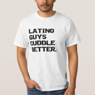 Camiseta namorados: as caras do latino afagam melhor