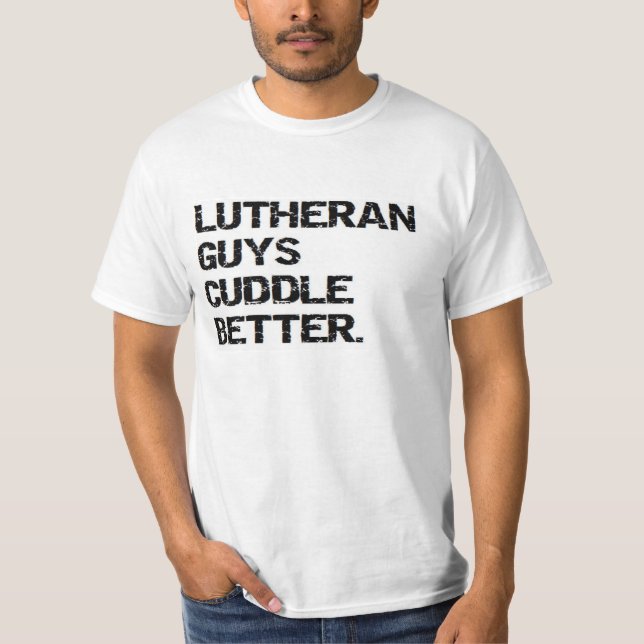 Camiseta namorados: as caras do lutheran afagam melhor (Frente)