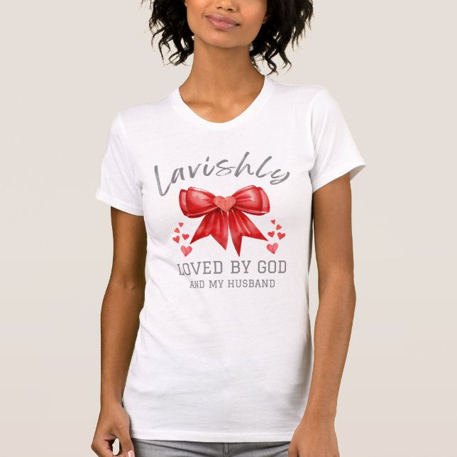 Camiseta Namorados Cristão LAVISHLY AMADO Arco de Coquete (Frente)