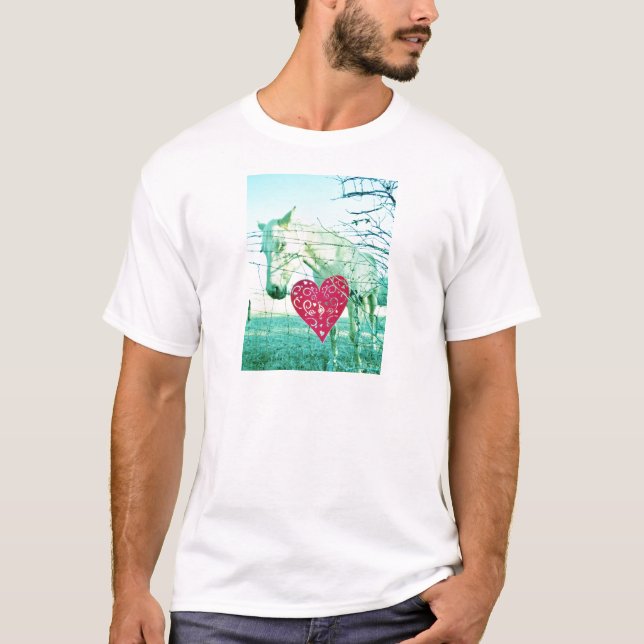 Camiseta Namorados de Coração Vermelho Cavalo Branco (Frente)
