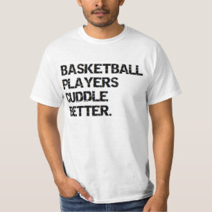 Camiseta namorados: os jogadores de basquetebol afagam