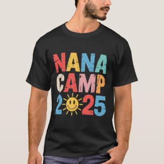 Camiseta Nana Camp 2025 Family Vacation Summer Camp Camping