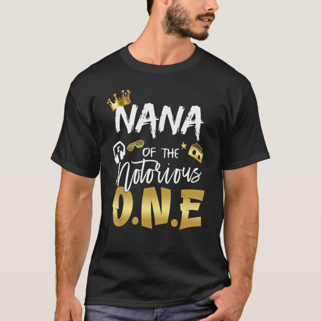 Camiseta Nana Da Notoriamente Antiga Colmeia Da Escola Hop  (Frente)