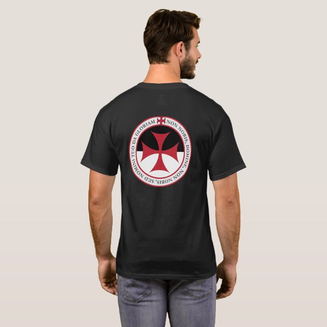 Camiseta Não até nós, o senhor de O - cruz e divisa de (Parte Traseira Completa)