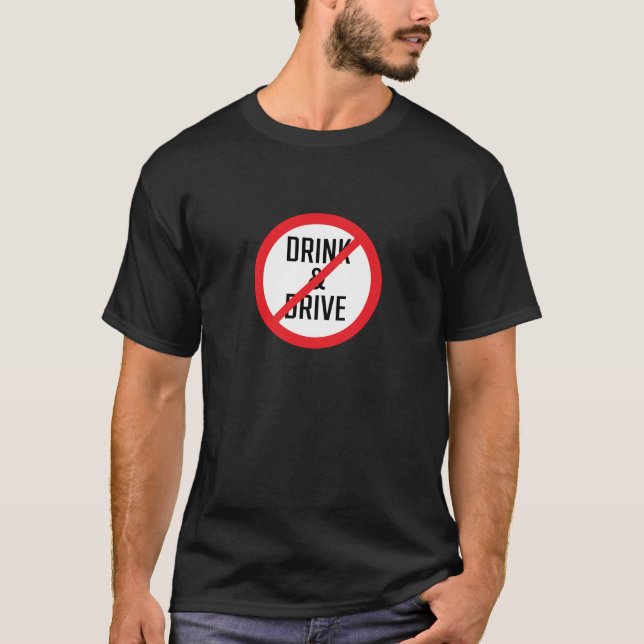 Camiseta Não Beba e dirija o sinal | T-Shirt escuro básico (Frente)