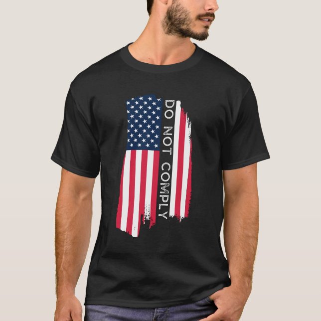 Camiseta Não Cumpra, Com Design de Bandeira Americana (Frente)