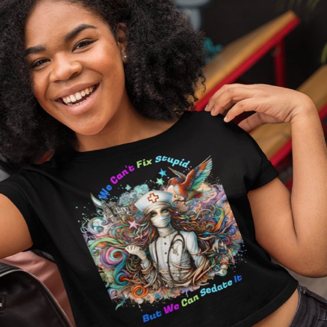 Camiseta Não é possível corrigir o estúpido: Harmonia de cu (Criador carregado)