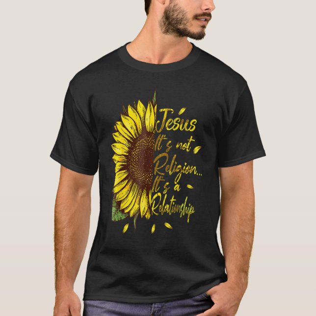 Camiseta Não é uma religião É uma relação girassol (Frente)