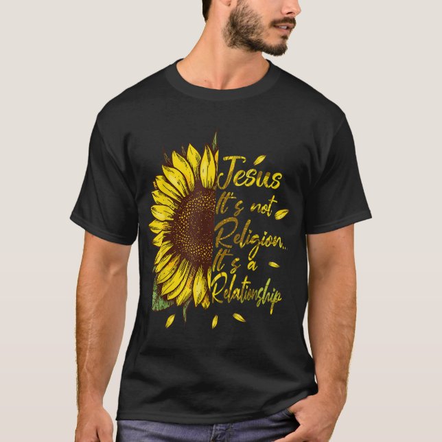 Camiseta Não é uma religião É uma relação girassol (Frente)