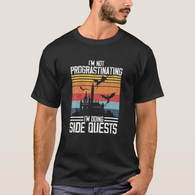 Camiseta Não estou procrastinando, estou fazendo Side Quest (Frente)