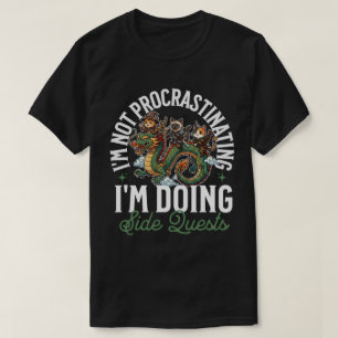 Camiseta Não Estou Procrastinando Missões Paralelas Gatos D