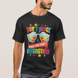 Camiseta Não julgue o que você não entende com conhecimento