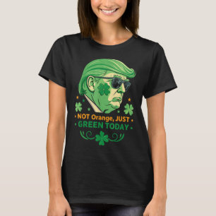 Camiseta Não Laranja, Apenas Verde Hoje - Ruas Engraçadas.